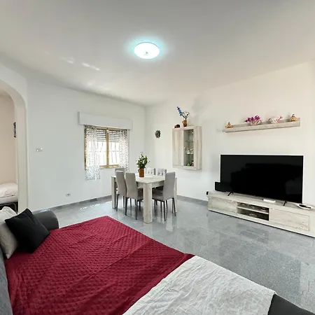 Chidro Riva Villa *